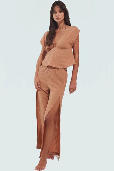 PayBuy Stylish Beach Suit Sleeveless Blouse with Woven Fabric and Split Pants Comfortable Cut Premium Quality