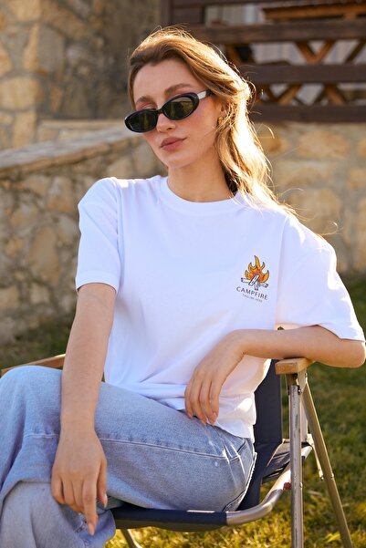 Velvoria Unisex oversized Λευκό μπλουζάκι Campfire