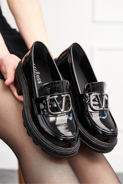 İmerShoes Günlük Kadın Siyah Loafer V Tokalı Kalın Topuklu Tırtıklı Tabanlı Oval Burunlu Makosen Ayakkabı 7455