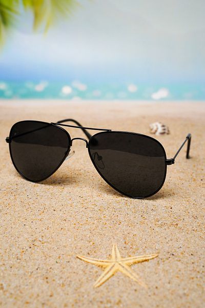 Di Caprio Men's Black Drop Model Polarized Glass Sunglasses