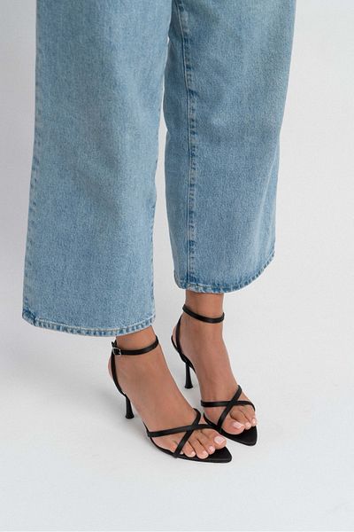 NİŞANTAŞI SHOES Pantofi de damă cu toc subțire Talen din satin negru cu detaliu de centură la gleznă