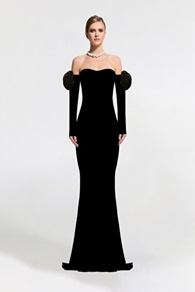 Nur Karaata Windsor Black Rose Gown