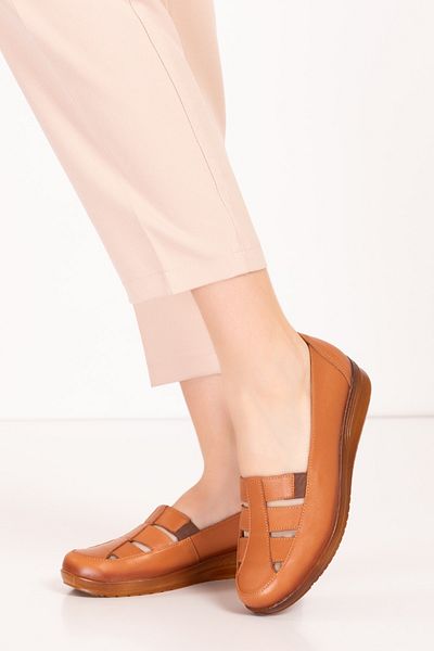 Gondol Women's Genuine Leather Anatomical Sole Mother Shoes Pyt.1207 Tan