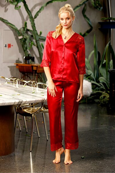 Laperissa Kadın Kırmızı Saten Düğmeli Pijama Takımı Dantel Detaylı, Şık Ve Rahat 2’li Set