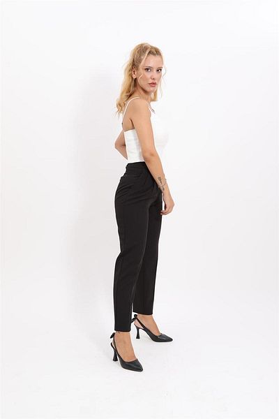 ÖNDER ÖZSOY Pleated Classic Pipe Leg Trousers-Black