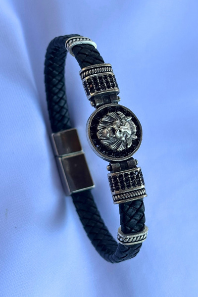Begondio Genuine Leather Men's Bracelet Made with Lion Zircon Stone Round Han...