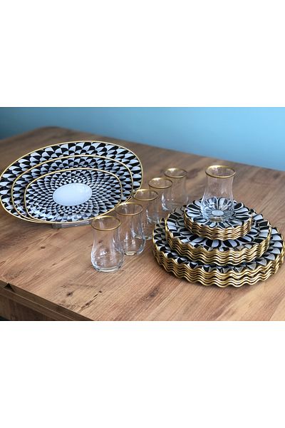B&M Daisy Patterned Curved 27 Piece Breakfast Set