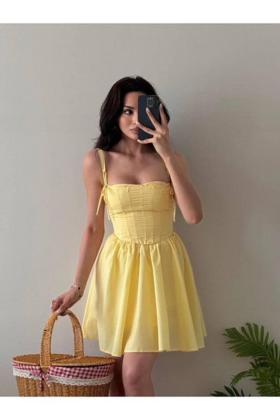 LOCH BUTİK Rochie mini galbenă pentru femei, cu corset în talie și șireturi pe umeri