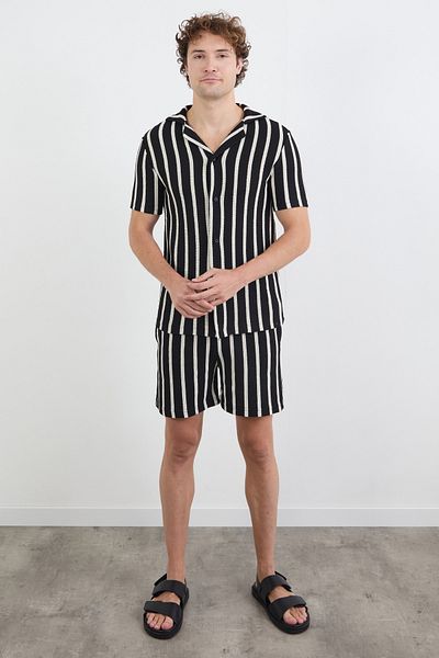 Fulla Moda Πλεκτό σορτς με ριγέ δεμένη μέση