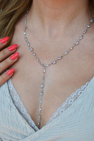 Sacce Scarves&Accessories Elegant Y Model Necklace with Stones Low-Cut Necklace Sparkling