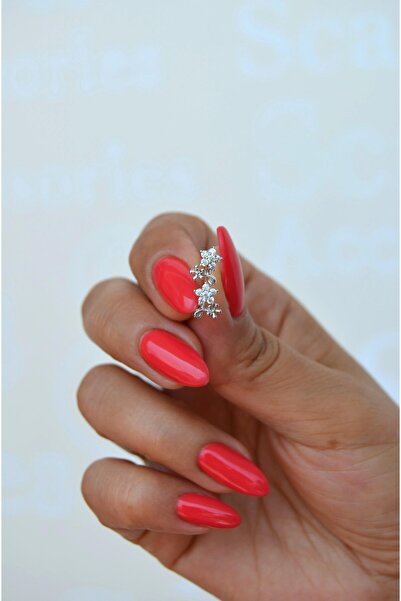 Sacce Scarves&Accessories Zirkon Taşlı Mini Çiçek Küpe – Gümüş Renk