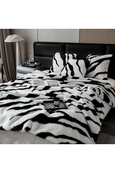 FIONNA.RO Faux Mink Fur Zippered Blanket and Pillowcase Set - White Black Stripes