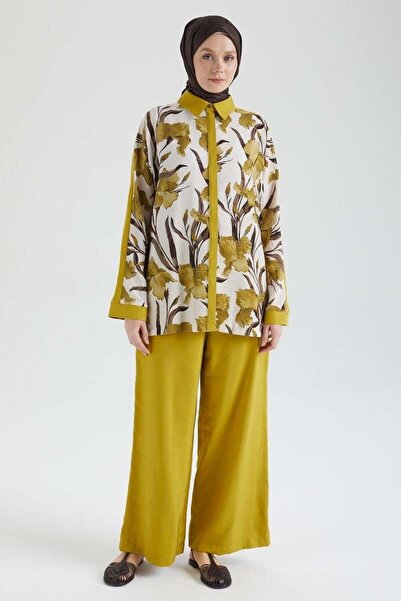 Armine Set din două piese cu guler cămașă și pantaloni cu imprimeu floral - v...