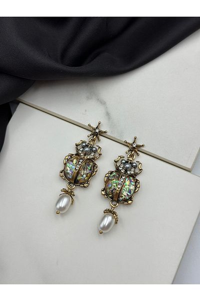 Duéra Brand Model Design Dangle Earrings with Spider and Pearl Detail