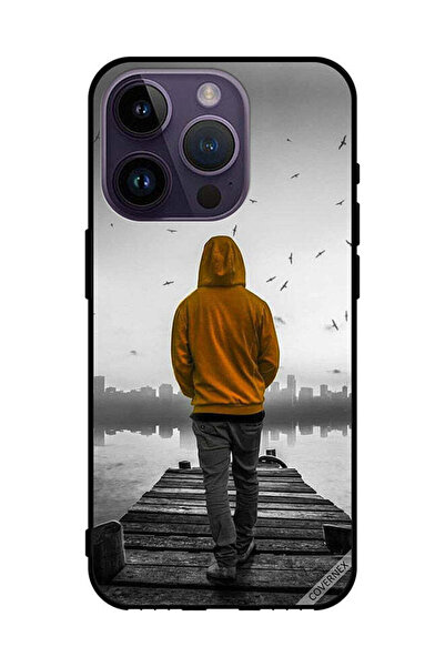 Covernex غطاء حماية لجهاز Apple iPhone 14 Pro - فتى حزين يمشي