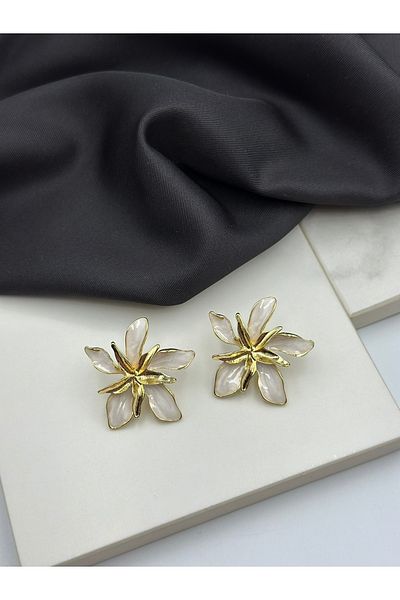 Duéra White Enamel Floral Gold Detailed Design Stylish Earrings