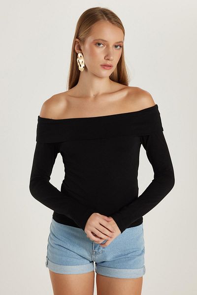 Tudors Bluză neagră pentru femei, slim fit, cu mânecă lungă, cu decolteu barcă