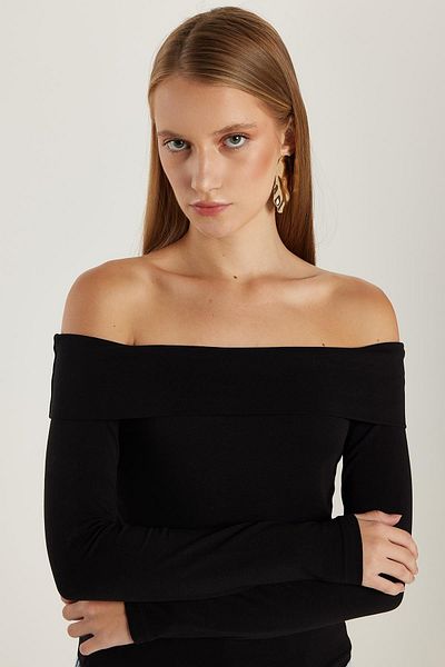 Tudors Bluză neagră pentru femei, slim fit, cu mânecă lungă, cu decolteu barcă