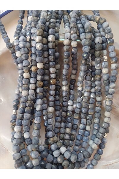 Mudita Tasarım 4x4 küp kesim orijinal gerçek doğal Mavi Mercan taşı kolye