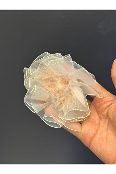 Gönülden Tasarım EKRU KABARTMA İNCİLİ BROŞ YAKA İĞNESİSAÇ AKSESUARI 8X8 CM
