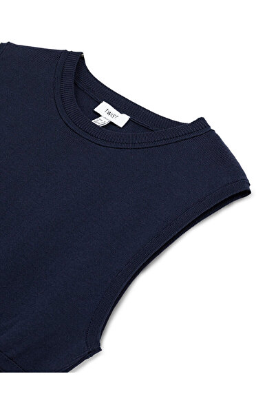 Twist Contrast Textured Knitwear