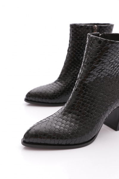 DGN 902 Women's Heeled Boots