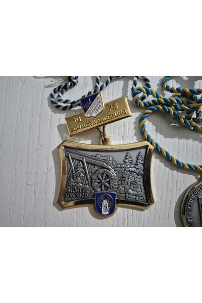 Edi Antik 3 Pieces German Medal Rare. 2Si Stringed with Other Needle. Original German