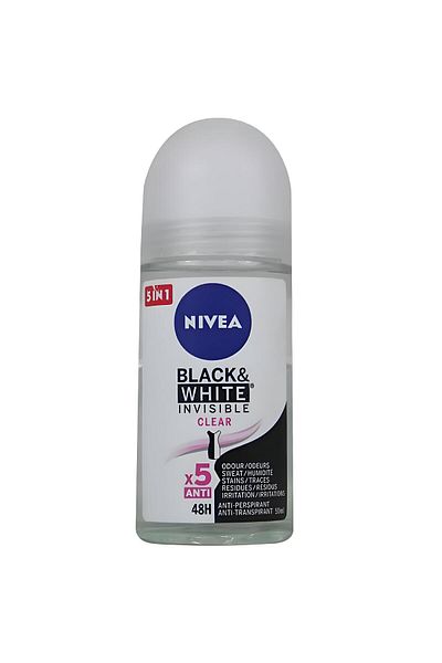 NIVEA NIVEA Women Invisible Black & White Roll-On Deodorant 50ml