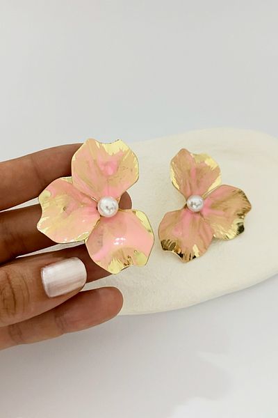 DELEIZA ACCESSORY Flower Pattern Pink Gold Detailed Earrings