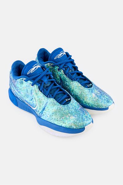 Nike Men Lebron XXI Lace Up Basketball Shoes, Blue