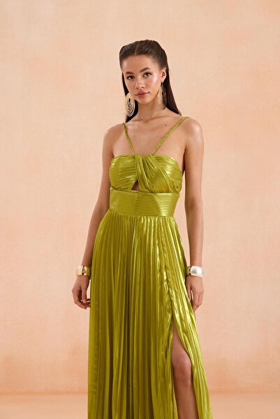 Carmen Fıstık Yeşili Askılı Yırtmaçlı Laklı Şifon Abiye Elbise