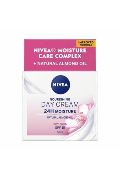 NIVEA NIVEA Essentials Moisturizing Day Cream, 50ml, SPF15 for dry skin