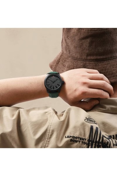 Naviforce Stylish Mens Sports Watch with Black Dial Green Leather Strap Quartz Movement Analog Display
