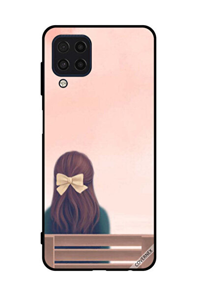 Covernex غطاء حماية لهاتف سامسونج جالاكسي M32 4G، فتاة جميلة على مقعد