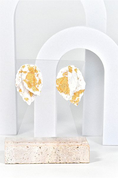 NARRU NARRU earrings, handmade, leaf, white and gold, Alessia 03