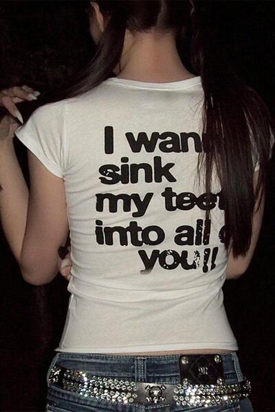 BALİNA Crop cu mânecă scurtă Y2k cu imprimeu alb pe spate, cu textul „I Wanna...