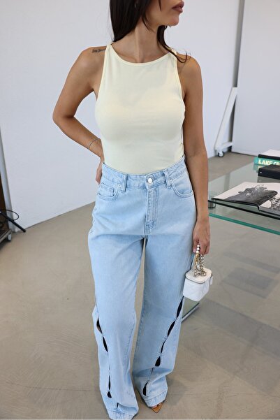 Özge Özgenç Halter Yaka İnce Fitilli Atlet