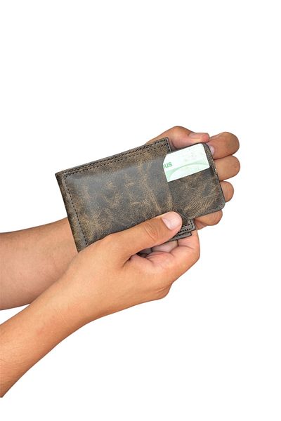 Tisaati Premium Series Special Boxed Luxury Leather Horizontal Wallet Belt and Bracelet Men's Set