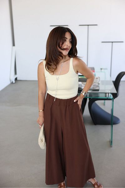 Özge Özgenç Thick Strap Self-Fitted Tank Top