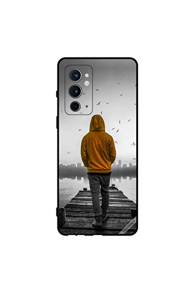 Covernex غطاء حماية لهاتف Oneplus 9RT 5G - فتى حزين يمشي