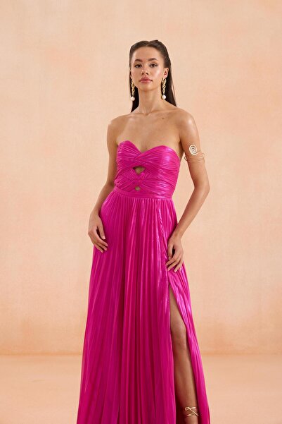 Carmen Fuşya Straplez Yırtmaçlı Laklı Şifon Abiye Elbise