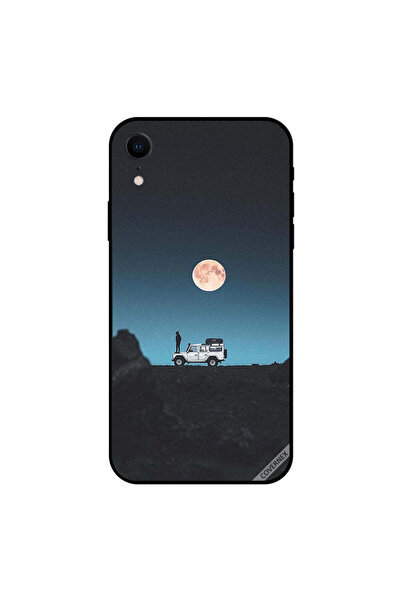Covernex غطاء حماية لجهاز iPhone XR بتصميم قمر ورجل يقفان على سيارة جيب