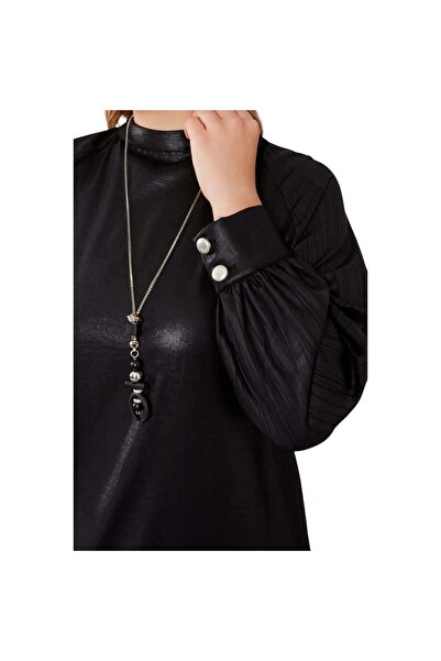 Levidor Crew Neck Necklace Detailed Double Suit