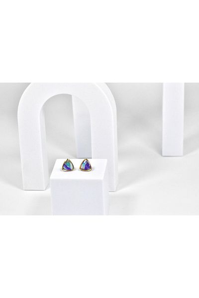 NARRU Handmade NARRU earrings, stylized triangle, purple, green, white and gold, Vasia