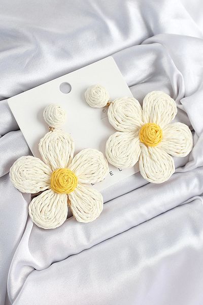 Clariss Brass Cream Daisy Model Gold Color Women's Straw Earrings