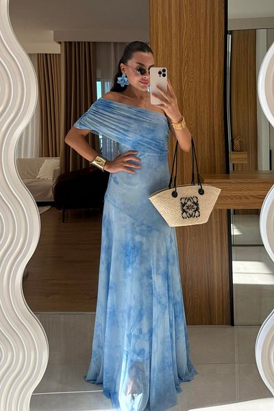 manana fashion Rochie lungă drapată cu un singur umăr cu model albastru