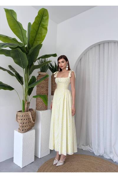 EtikaOnline Kurdele Detay Çiçekli Parma Elbise