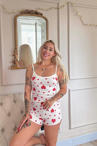 Pijamaevi Red Amour Patterned Knitted Suspender Shorts Women's Pajama Set