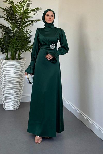 MERVEN AKYÜZ Βραδινό φόρεμα Senoria Side Stone Emerald