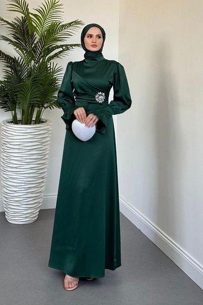 MERVEN AKYÜZ Βραδινό φόρεμα Senoria Side Stone Emerald